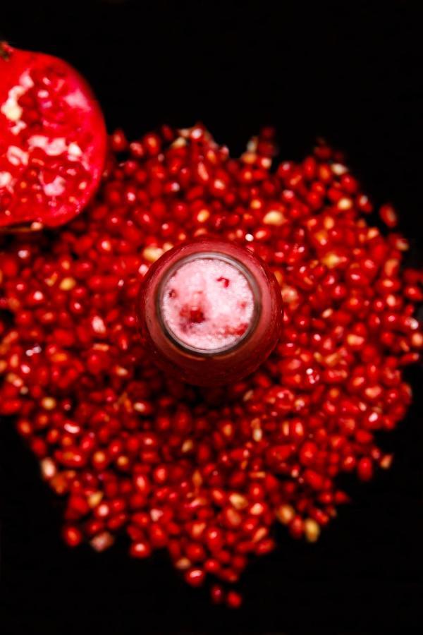 Ambiance Boutique Art Hotel Lahore Eksteriør billede A bottle of cranberry juice